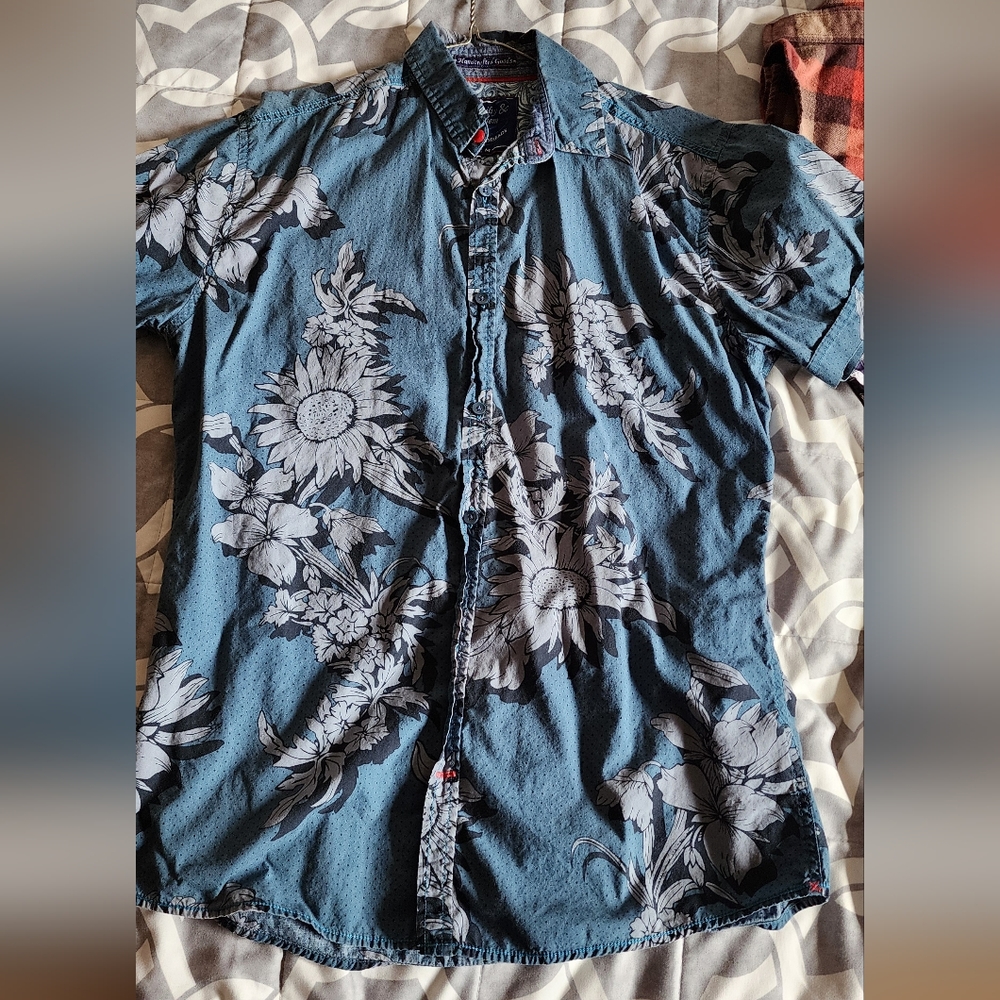 Blue sunflower pattern shirt